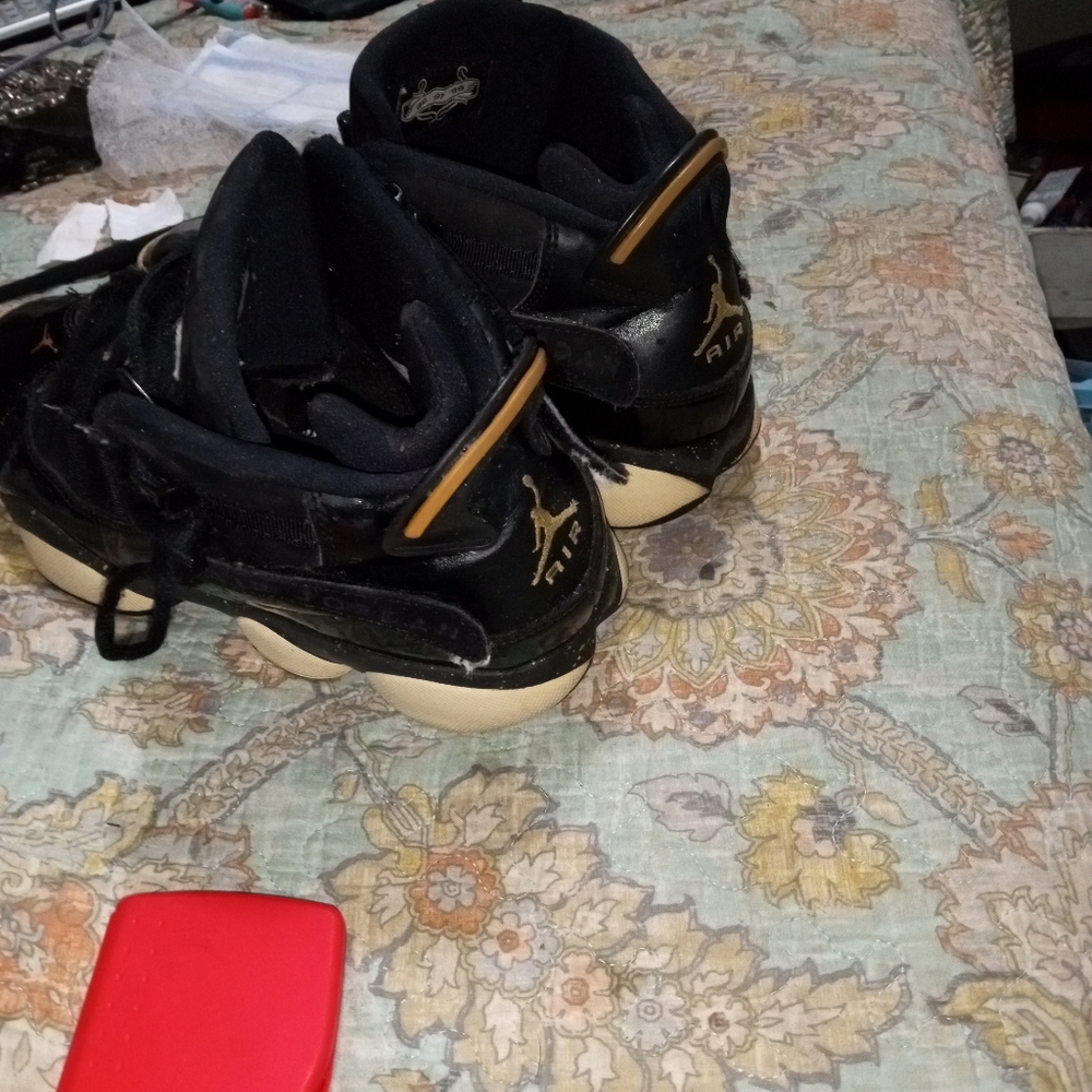 Shoes - Picture 2 of 4